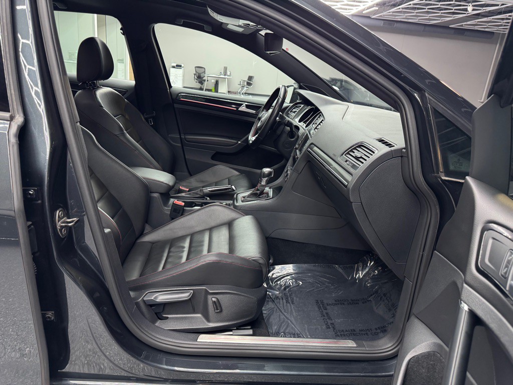 2016 Volkswagen GTI Image 27