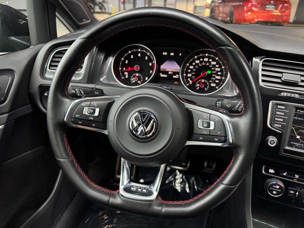 2016 Volkswagen GTI Image 38
