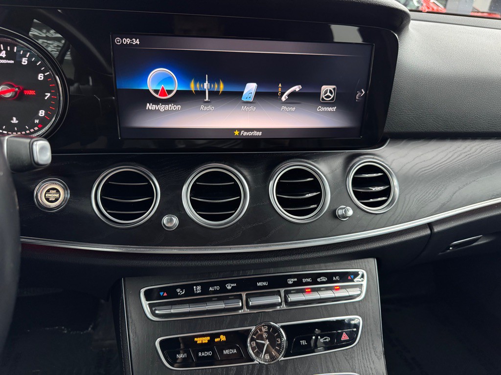 2019 Mercedes-Benz E-Class Image 27