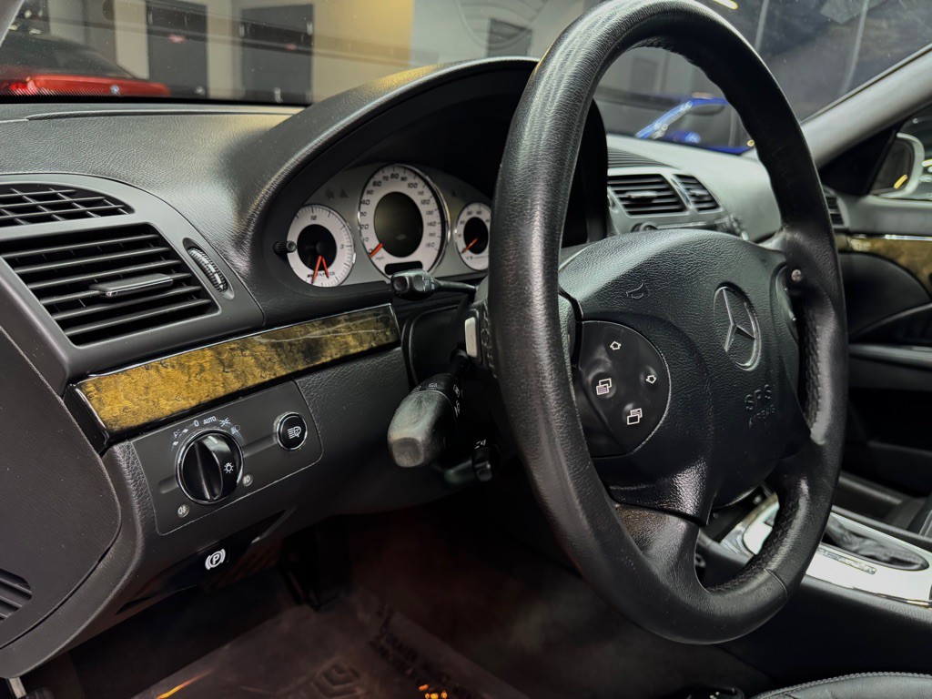 2003 Mercedes-Benz E-Class Image 21