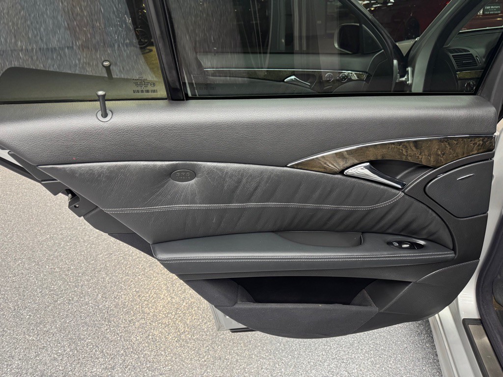 2003 Mercedes-Benz E-Class Image 26