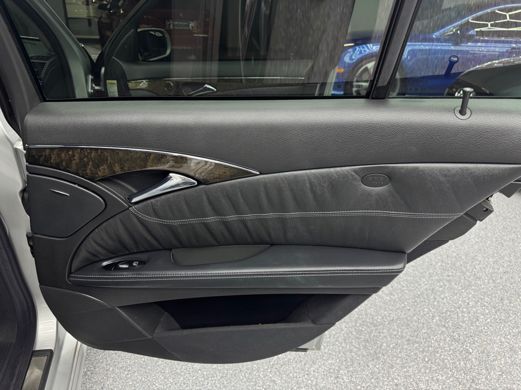 2003 Mercedes-Benz E-Class Image 30