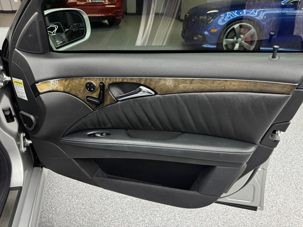 2003 Mercedes-Benz E-Class Image 32