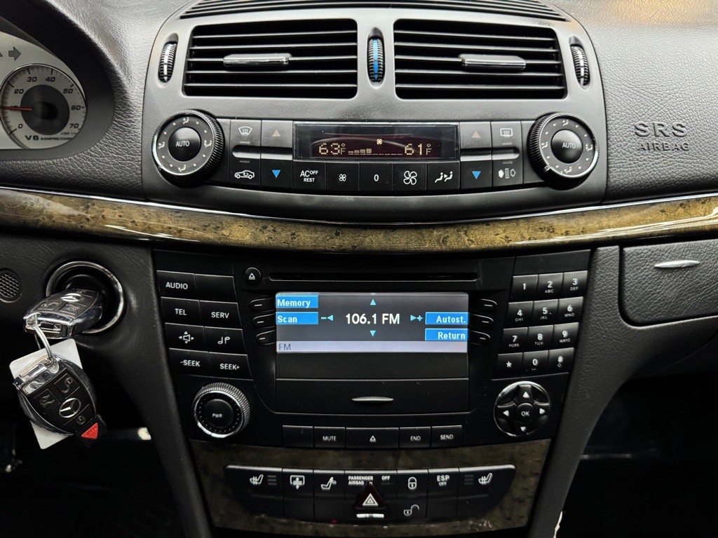 2003 Mercedes-Benz E-Class Image 36