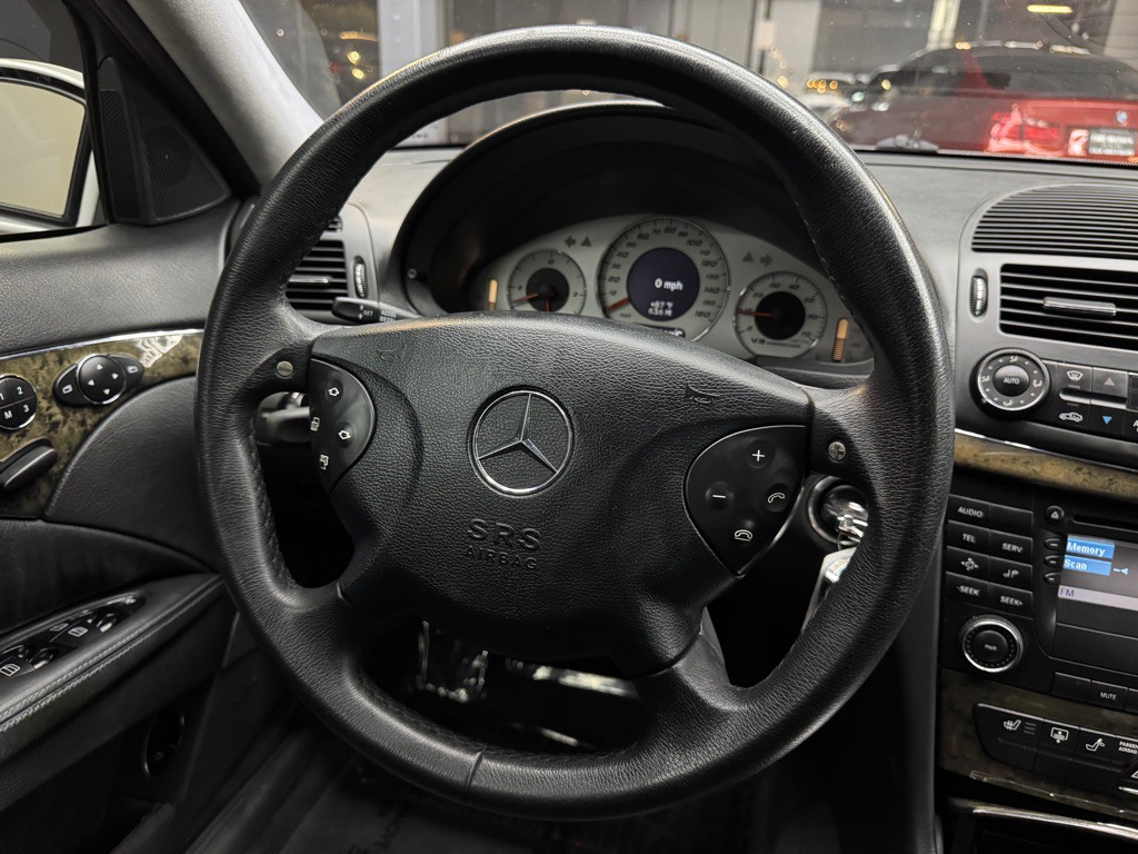 2003 Mercedes-Benz E-Class Image 40