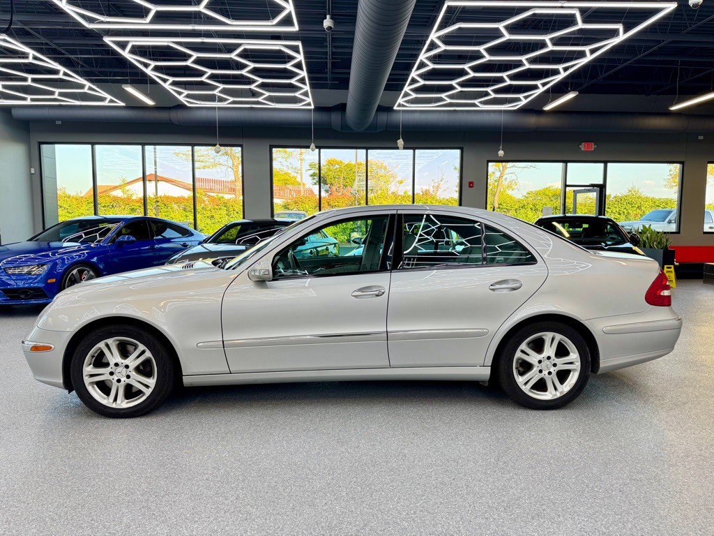 2005 Mercedes-Benz E-Class Image 10
