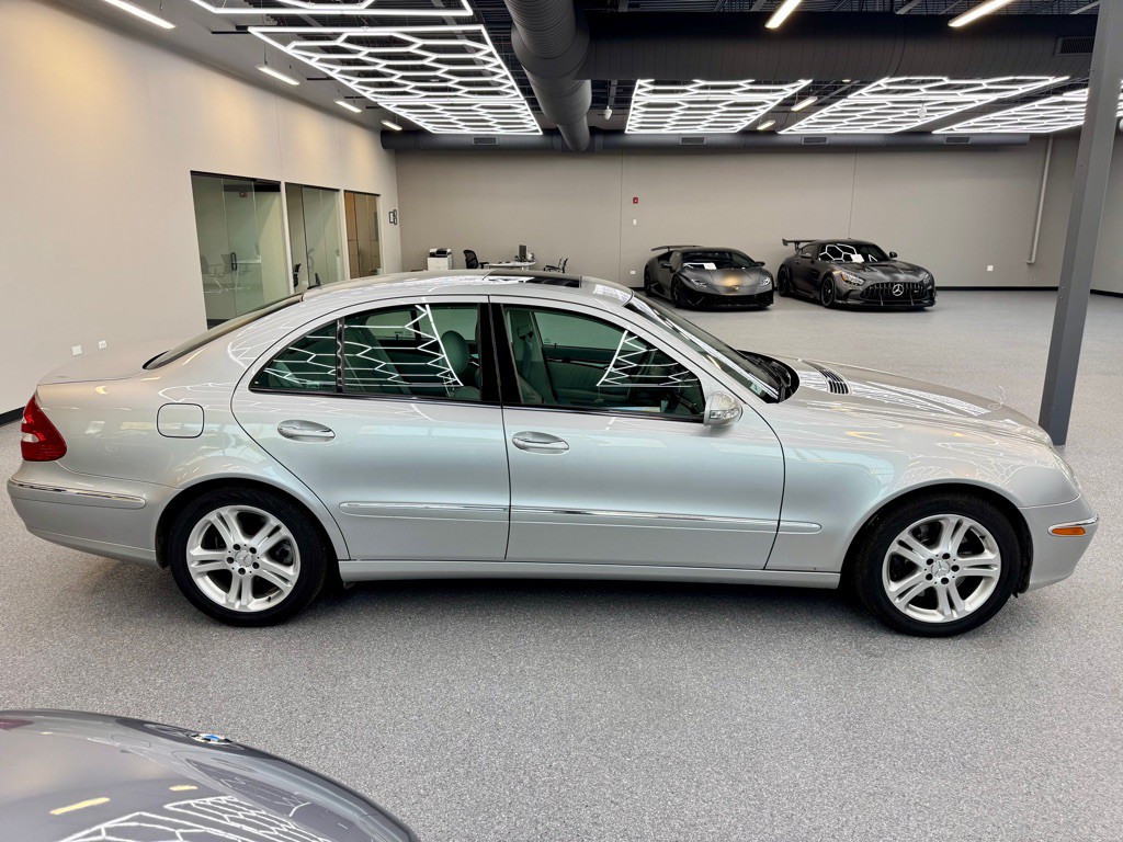 2005 Mercedes-Benz E-Class Image 17