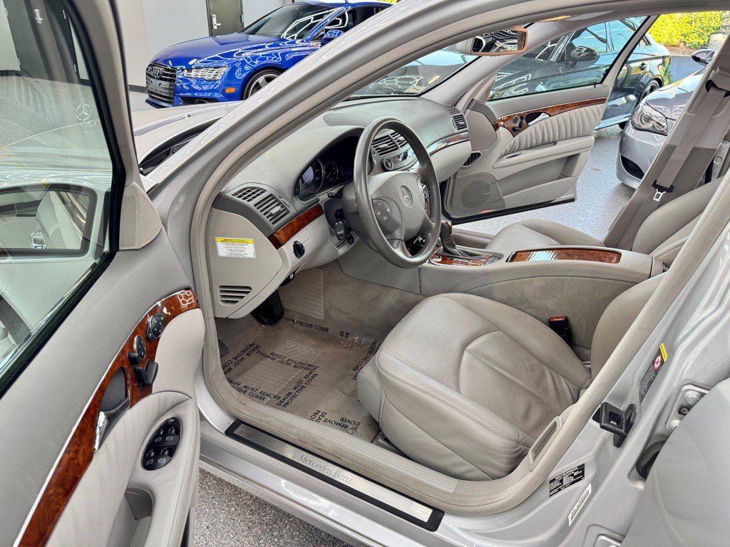 2005 Mercedes-Benz E-Class Image 20