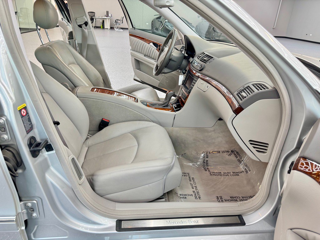 2005 Mercedes-Benz E-Class Image 29