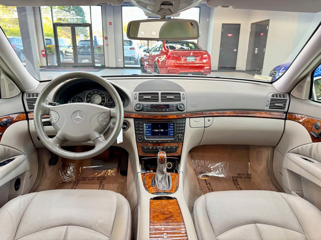 2005 Mercedes-Benz E-Class Image 30