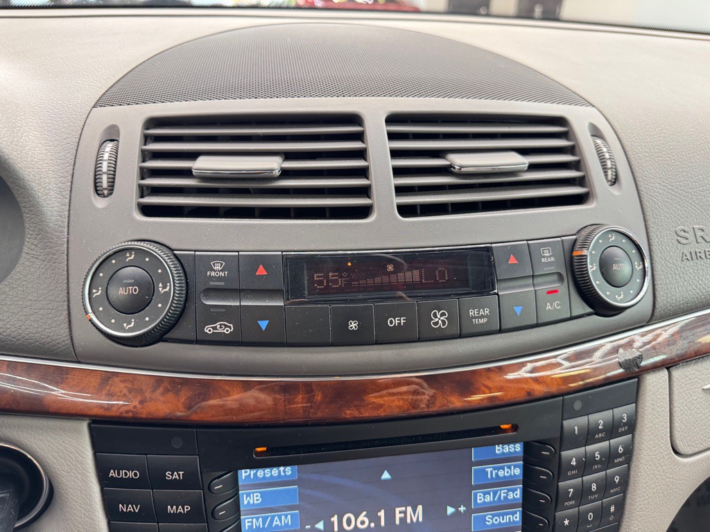 2005 Mercedes-Benz E-Class Image 31