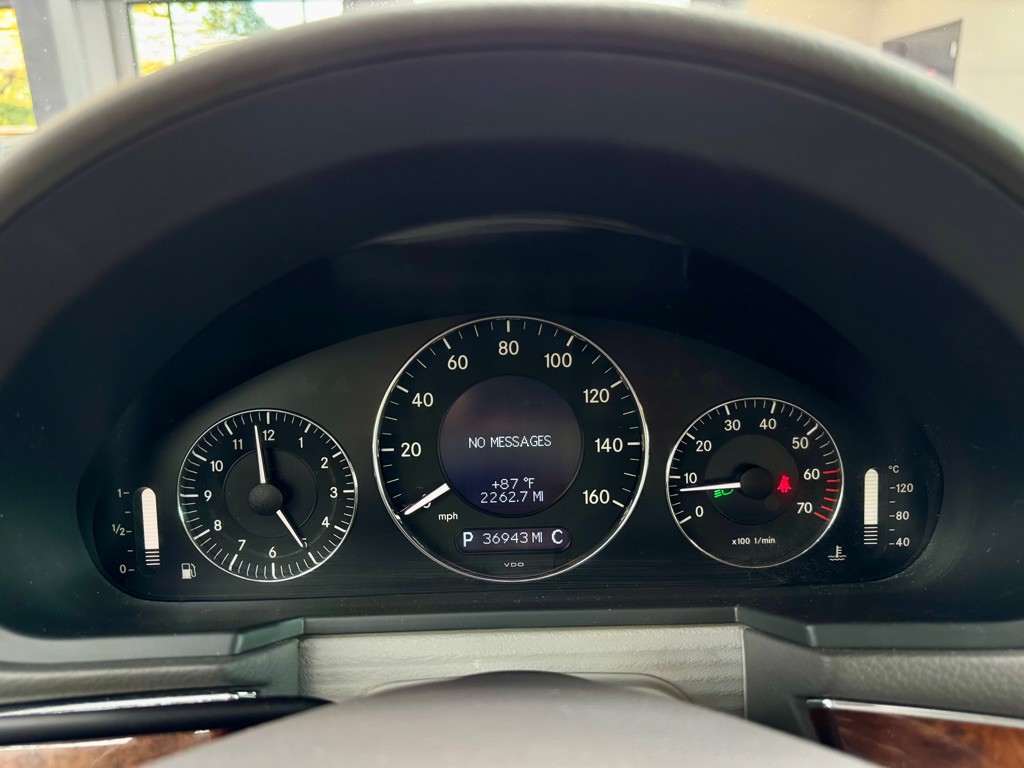2005 Mercedes-Benz E-Class Image 37