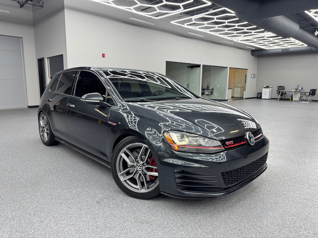 2017 Volkswagen GTI Image 1