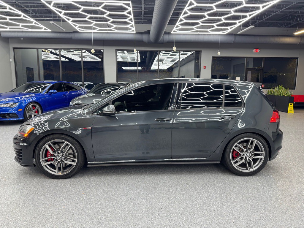 2017 Volkswagen GTI Image 8