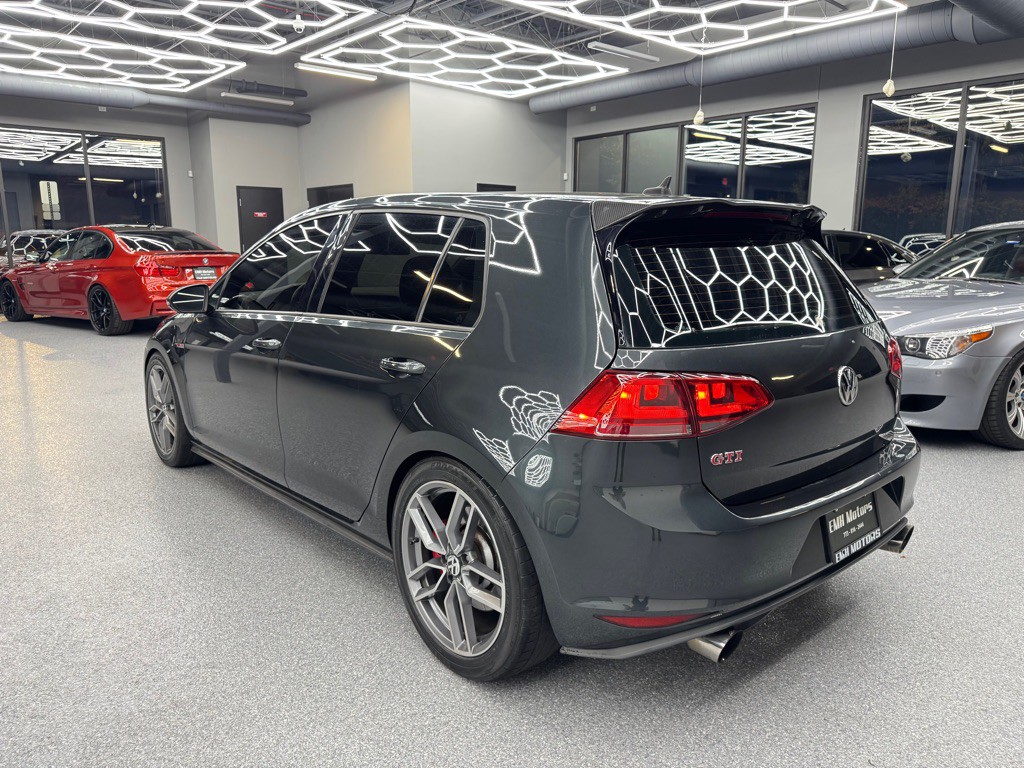 2017 Volkswagen GTI Image 9