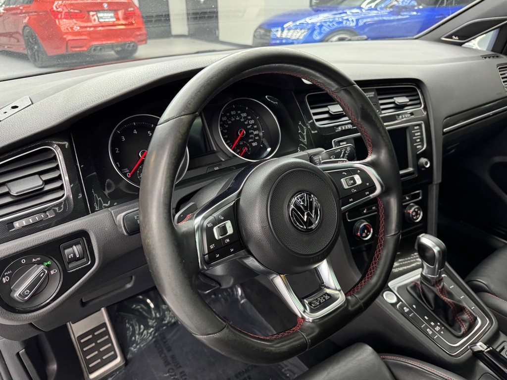 2017 Volkswagen GTI Image 20