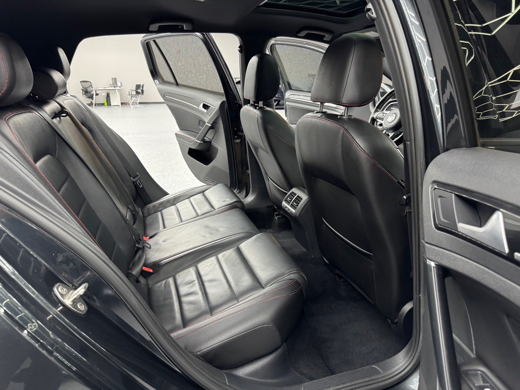 2017 Volkswagen GTI Image 25