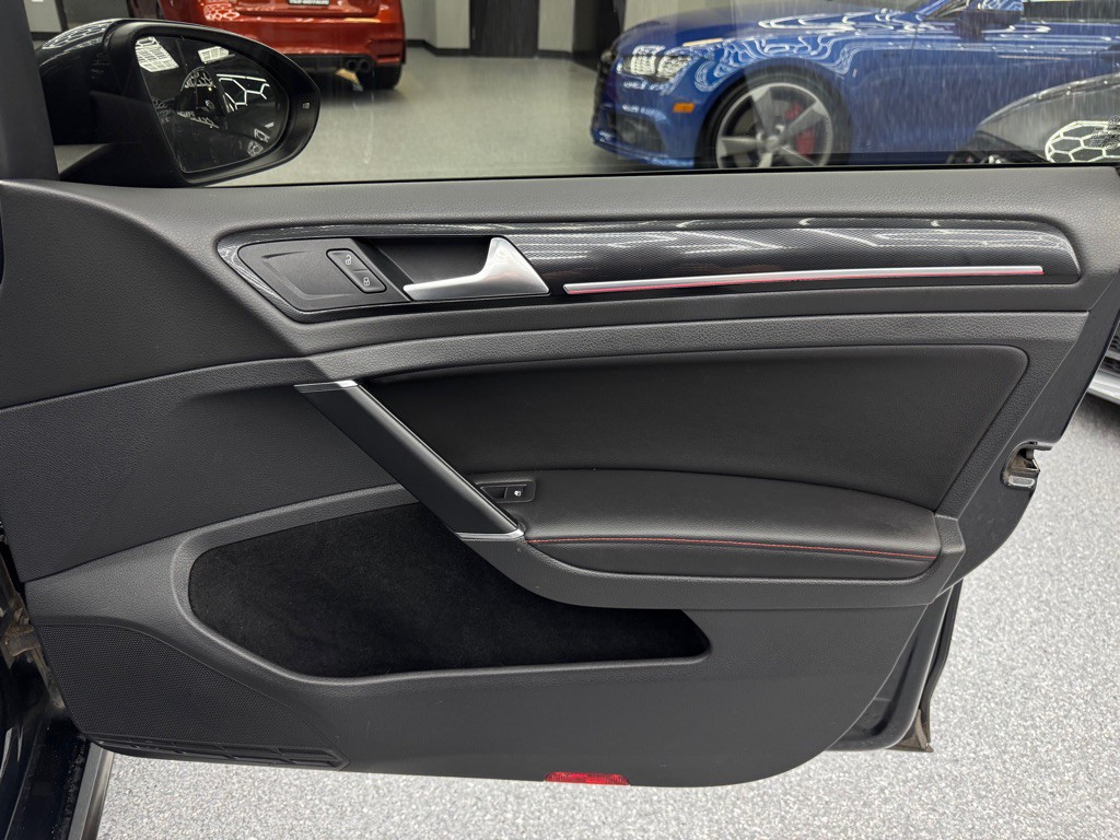 2017 Volkswagen GTI Image 26