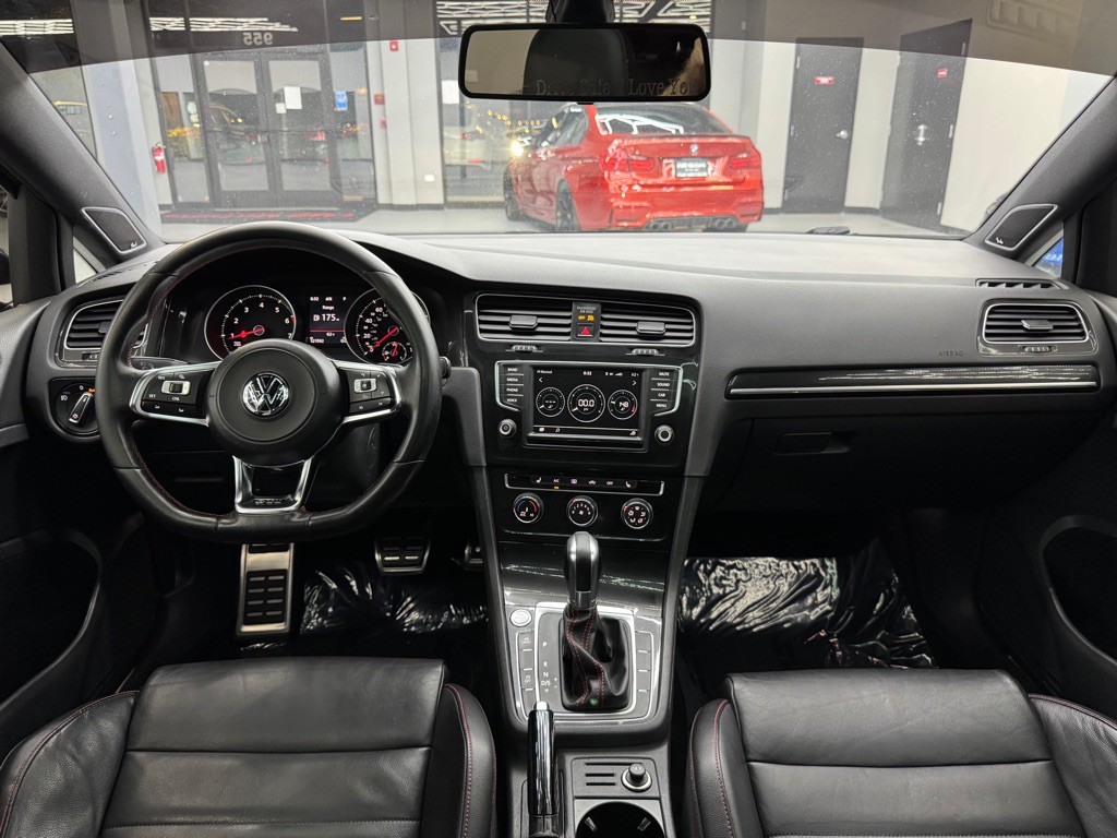 2017 Volkswagen GTI Image 29