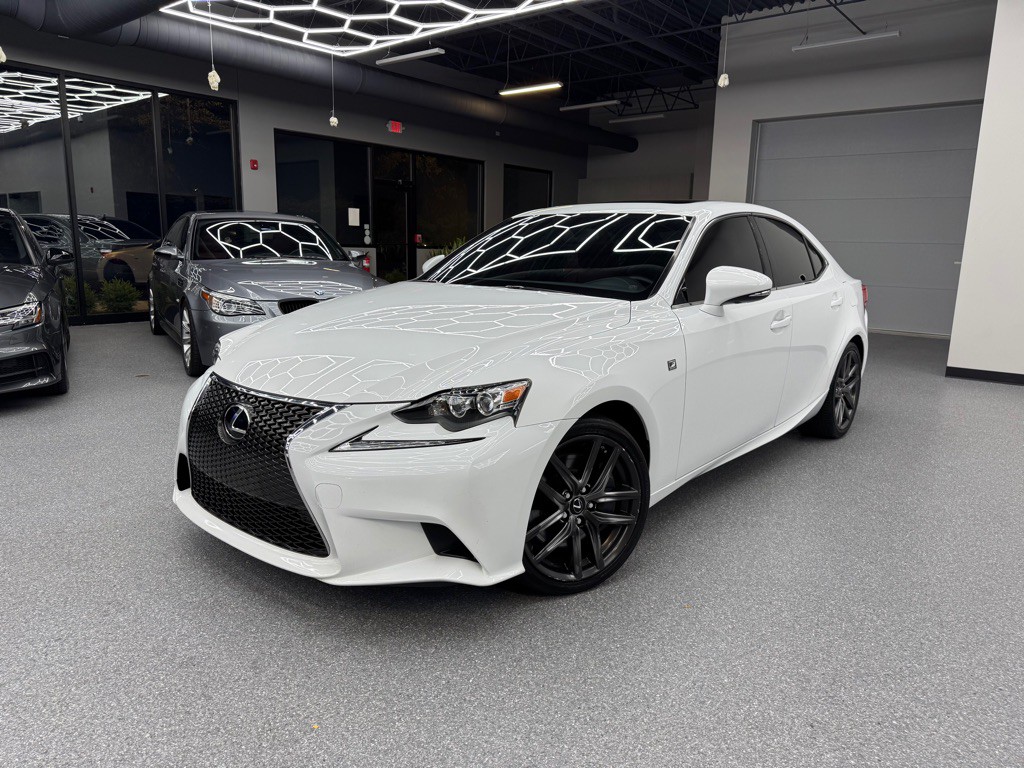 2016 Lexus IS Image 5