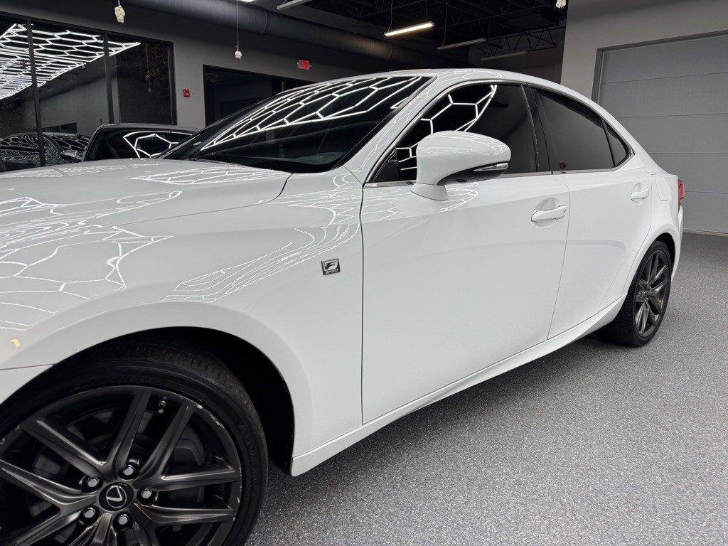 2016 Lexus IS Image 6