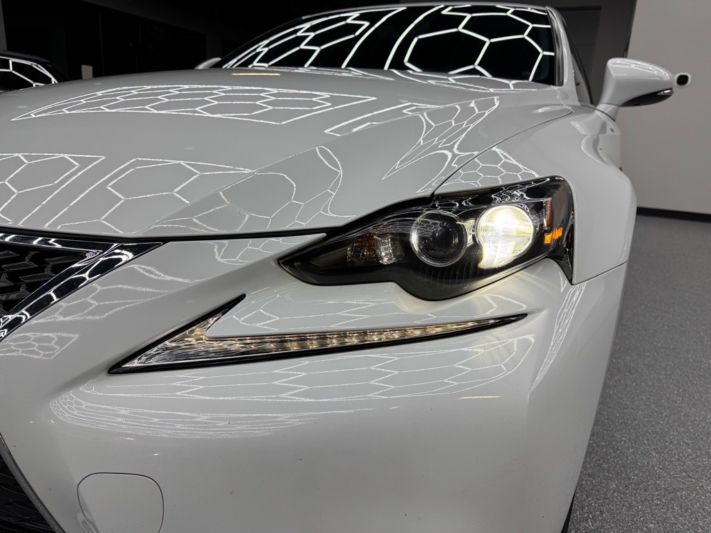 2016 Lexus IS Image 7