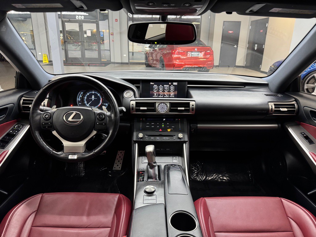 2016 Lexus IS Image 27