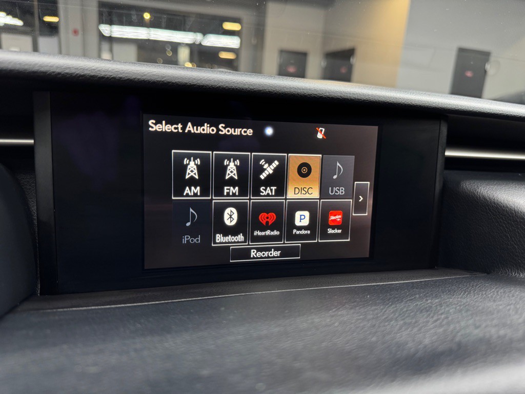 2016 Lexus IS Image 33