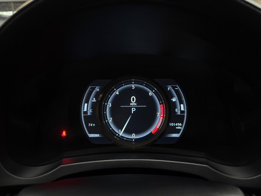 2016 Lexus IS Image 39