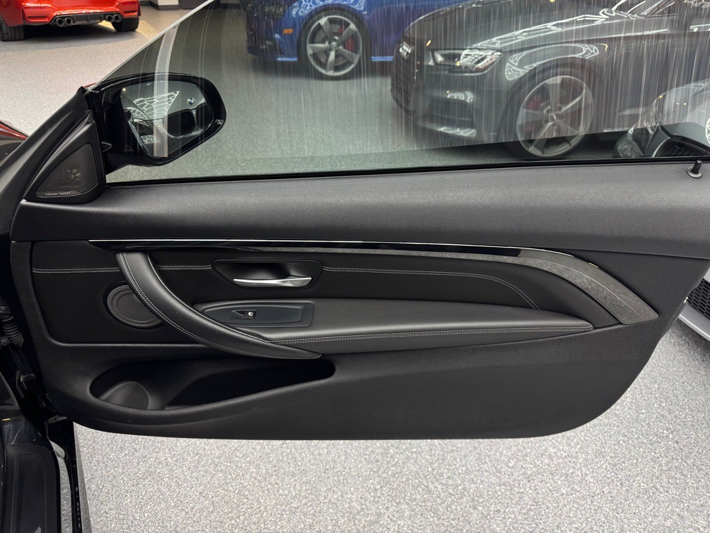 2016 BMW M4 Image 37