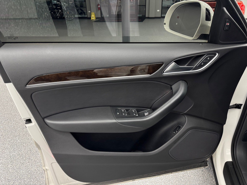 2015 Audi Q3 Image 12
