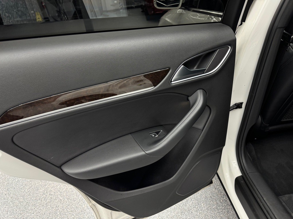 2015 Audi Q3 Image 16