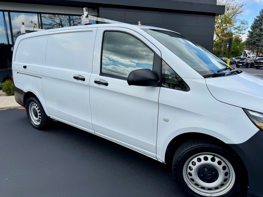 2018 Mercedes-Benz Metris Image 2