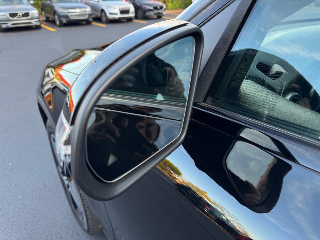 2021 Mercedes-Benz GLC-Class Image 8