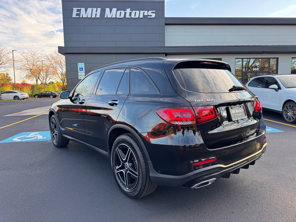 2021 Mercedes-Benz GLC-Class Image 9