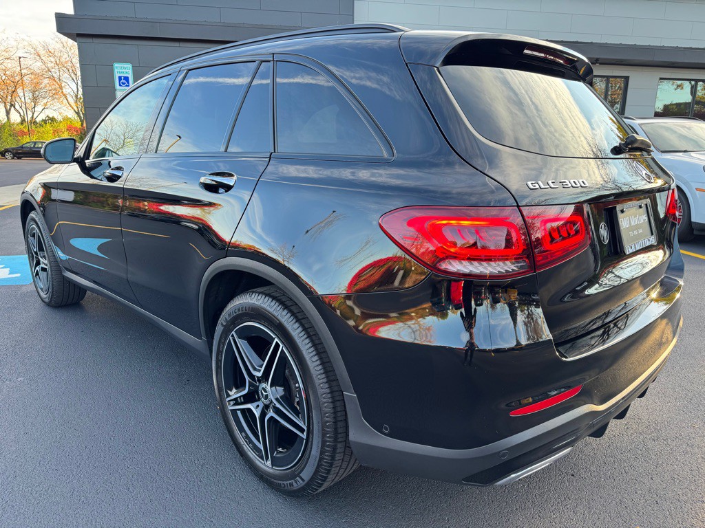 2021 Mercedes-Benz GLC-Class Image 10