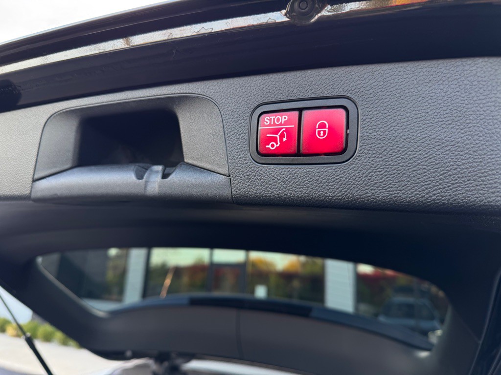 2021 Mercedes-Benz GLC-Class Image 25