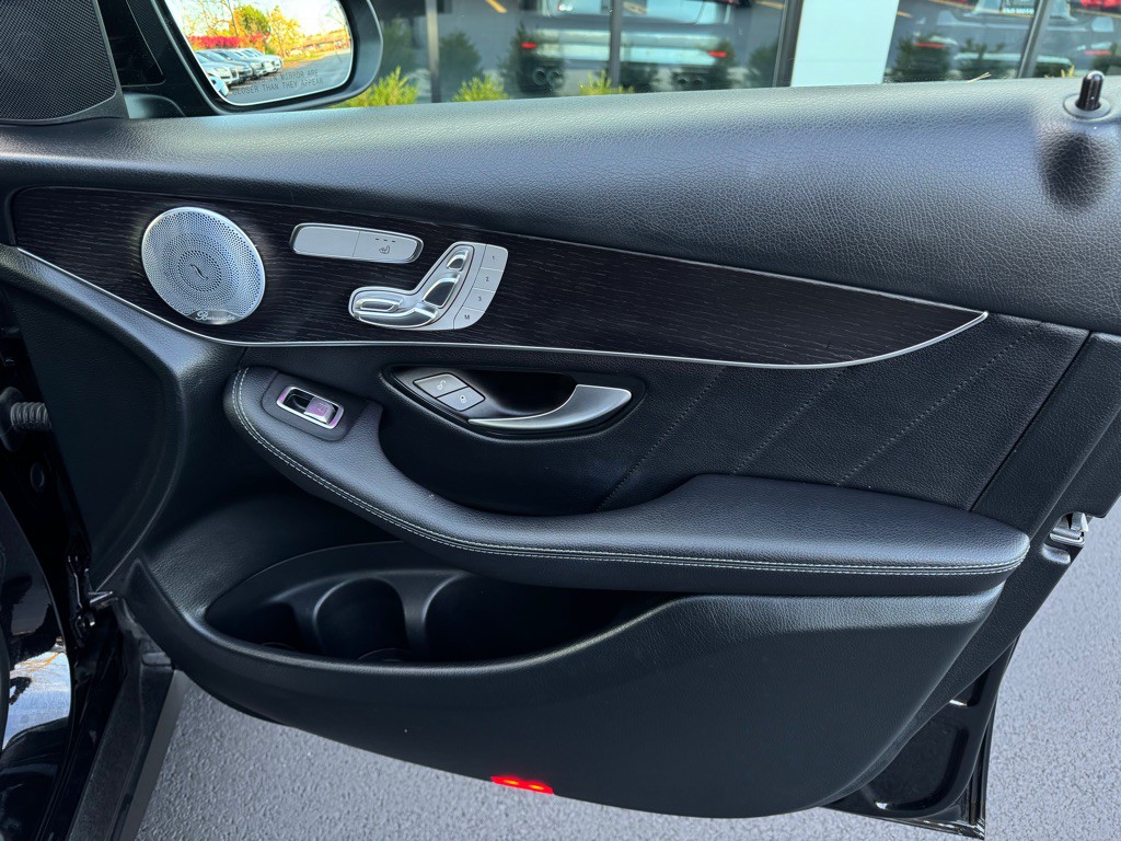 2021 Mercedes-Benz GLC-Class Image 28