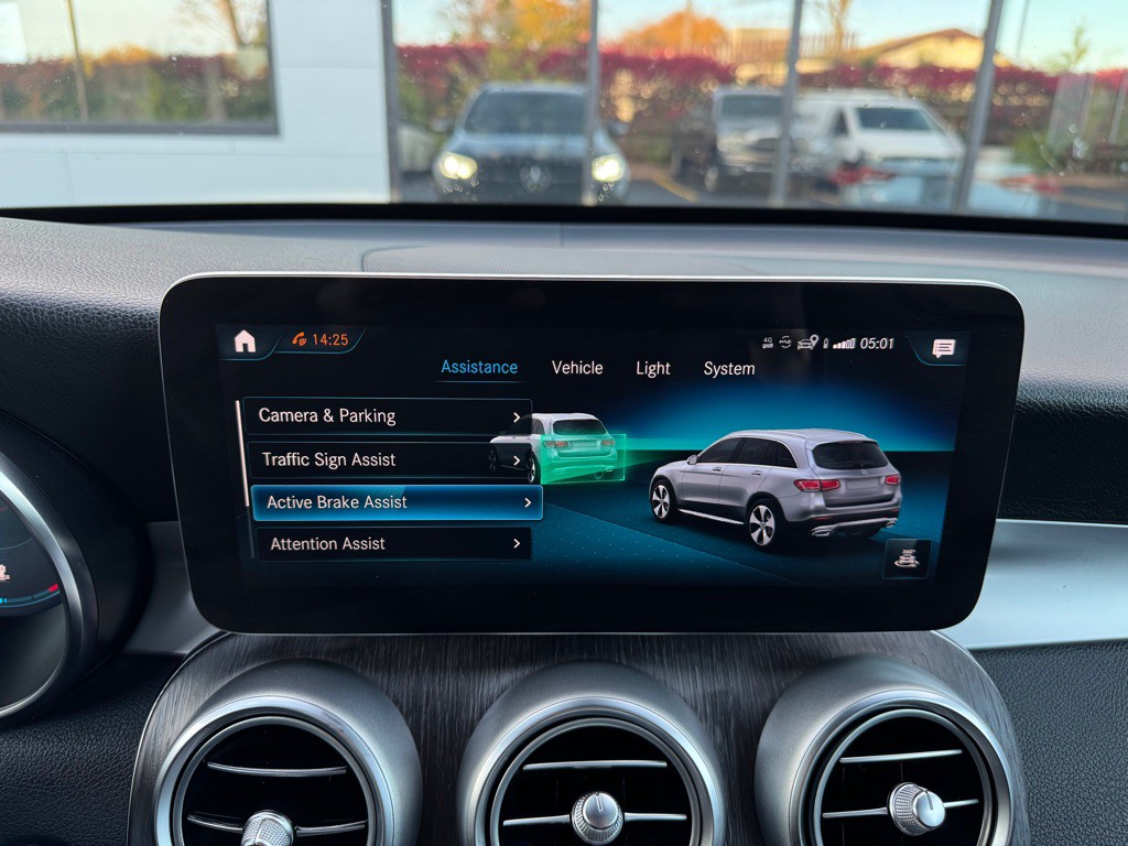 2021 Mercedes-Benz GLC-Class Image 33