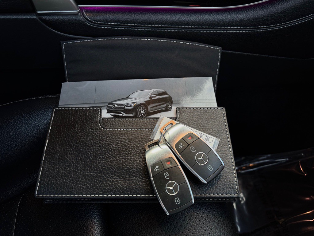 2021 Mercedes-Benz GLC-Class Image 40