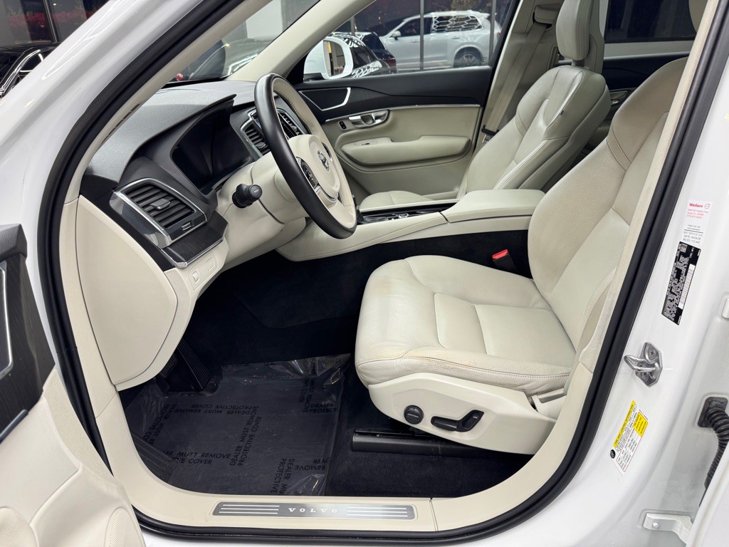2020 Volvo XC90 Image 22