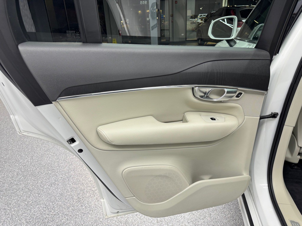 2020 Volvo XC90 Image 25