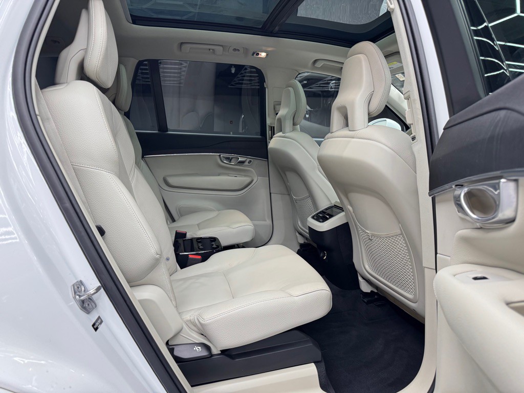 2020 Volvo XC90 Image 31