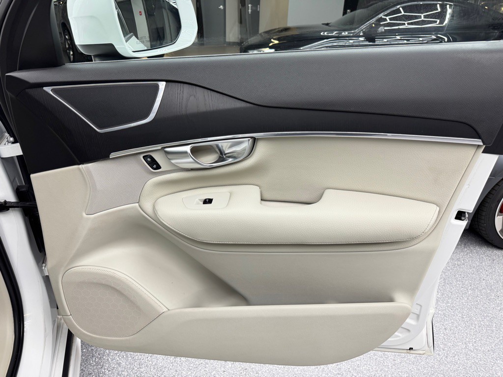 2020 Volvo XC90 Image 33