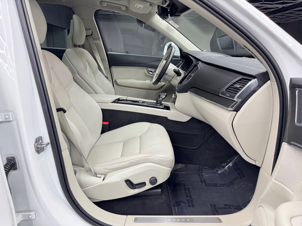 2020 Volvo XC90 Image 34