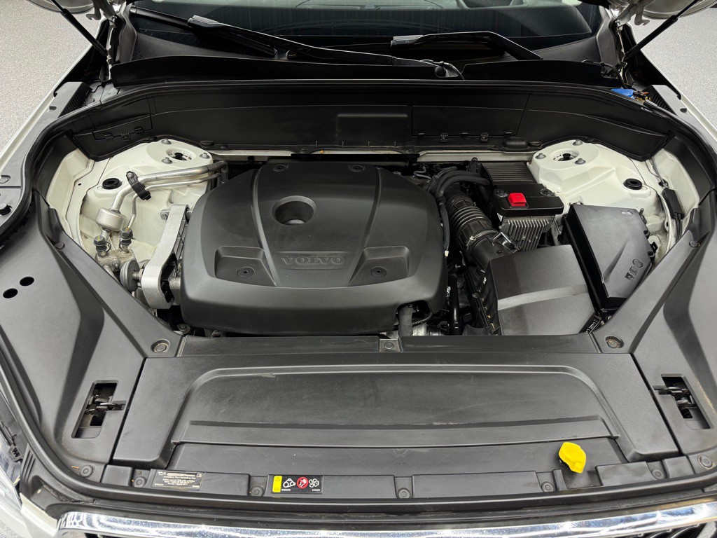 2020 Volvo XC90 Image 46