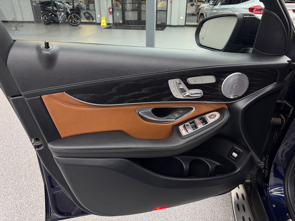 2017 Mercedes-Benz GLC-Class Image 17