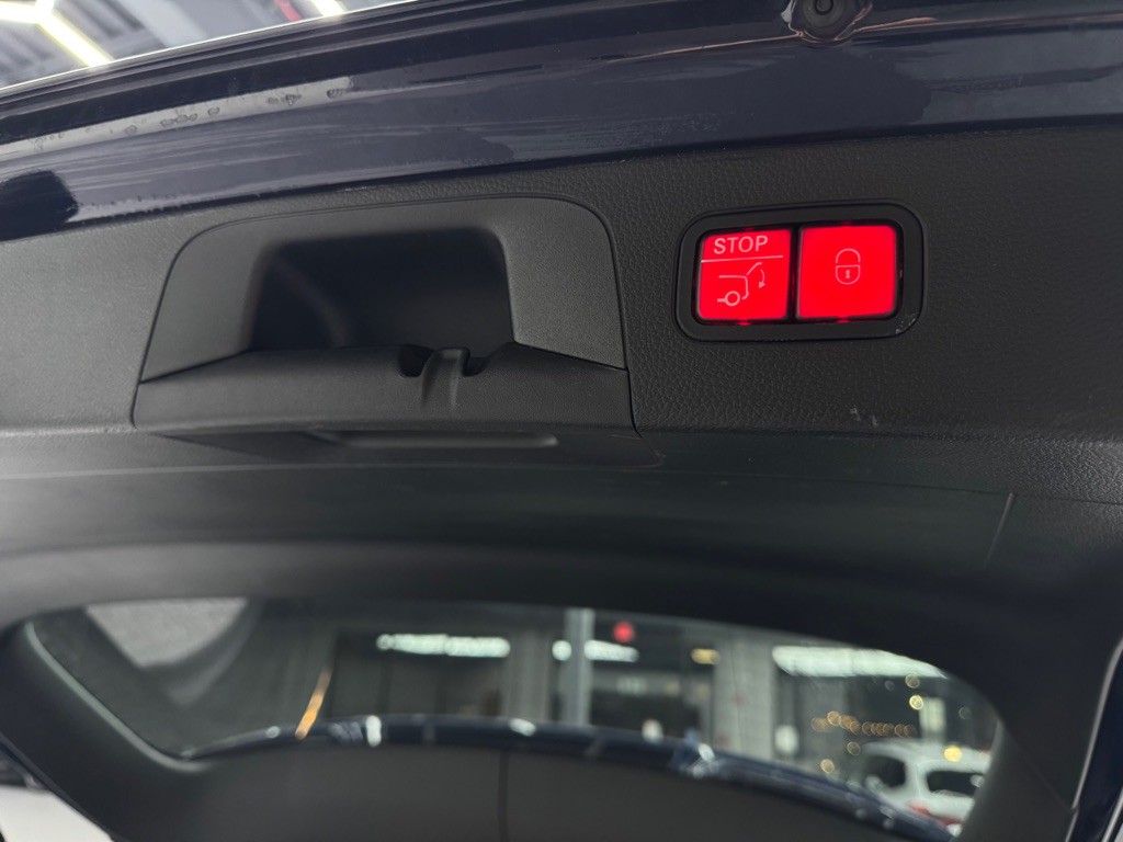 2017 Mercedes-Benz GLC-Class Image 24