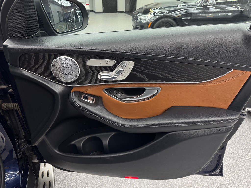 2017 Mercedes-Benz GLC-Class Image 27