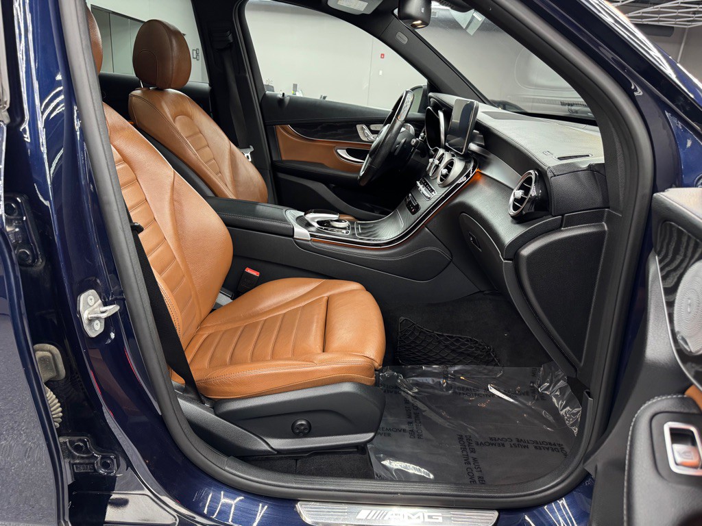 2017 Mercedes-Benz GLC-Class Image 28